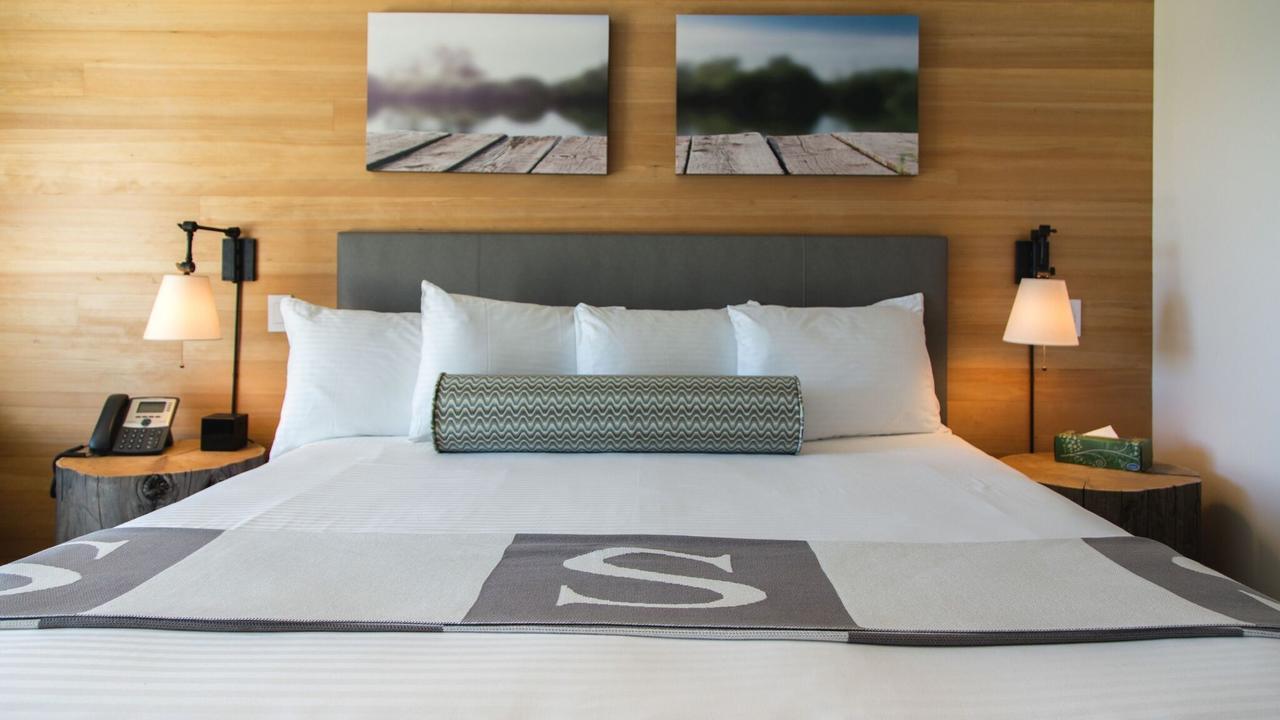 Sproat Lake Landing Resort Great Central Екстериор снимка