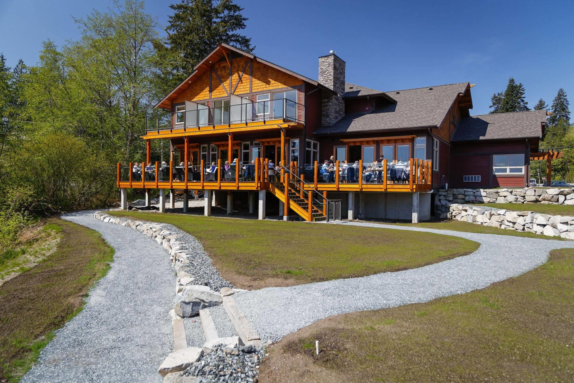 Sproat Lake Landing Resort Great Central Екстериор снимка
