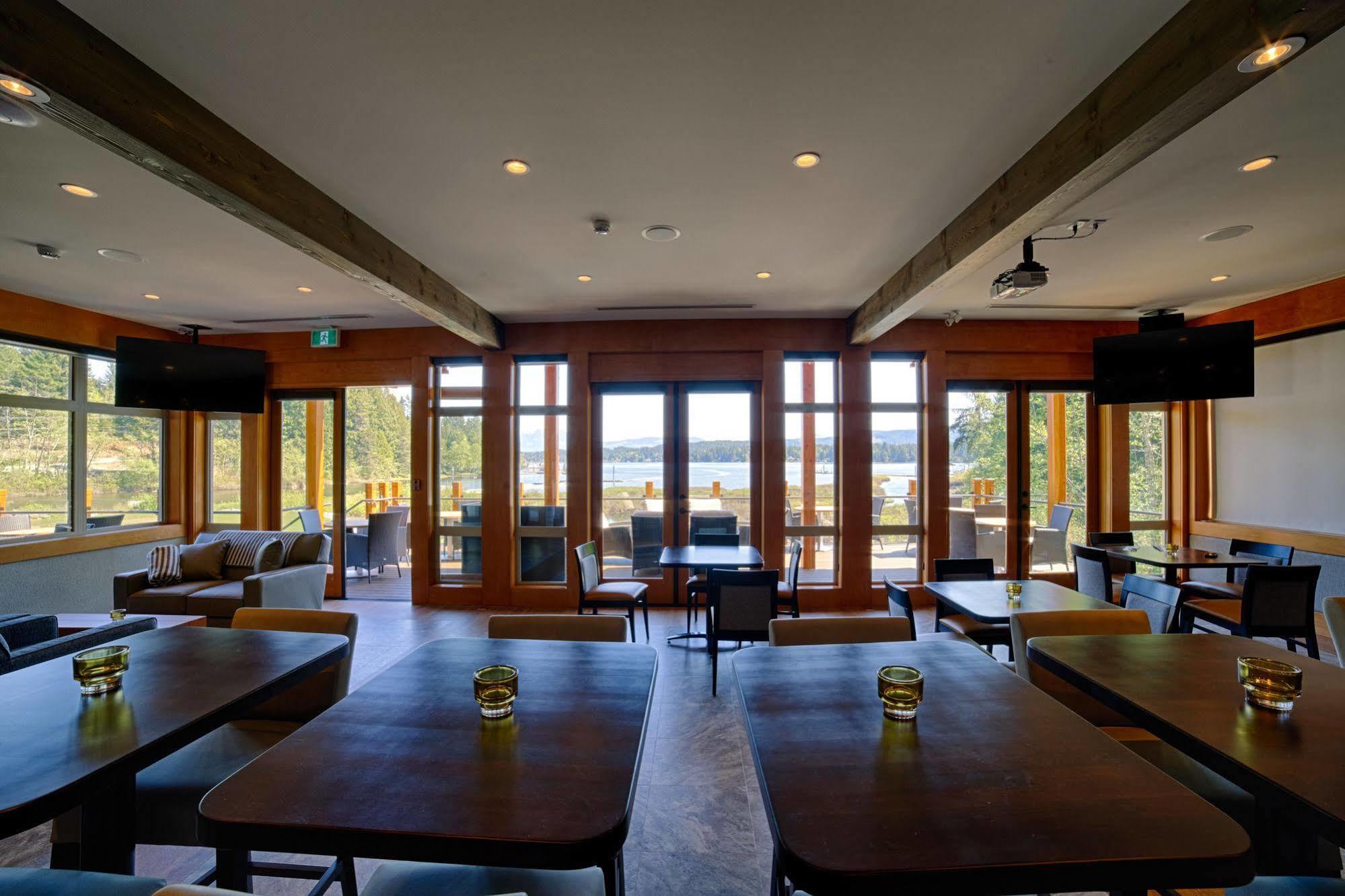 Sproat Lake Landing Resort Great Central Екстериор снимка
