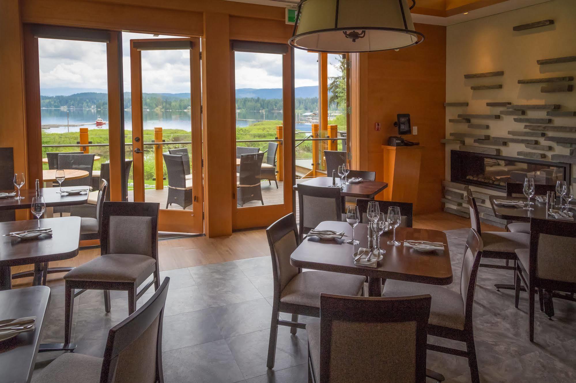 Sproat Lake Landing Resort Great Central Екстериор снимка