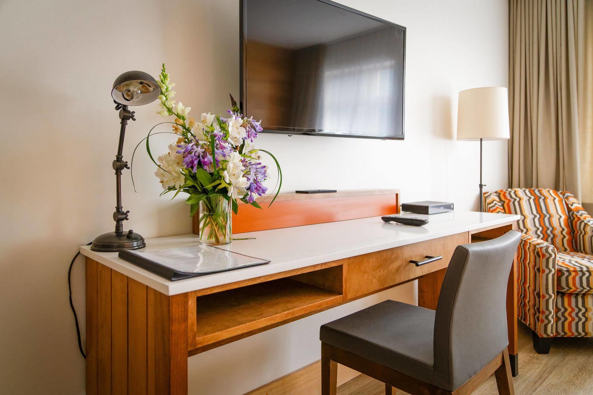 Sproat Lake Landing Resort Great Central Екстериор снимка