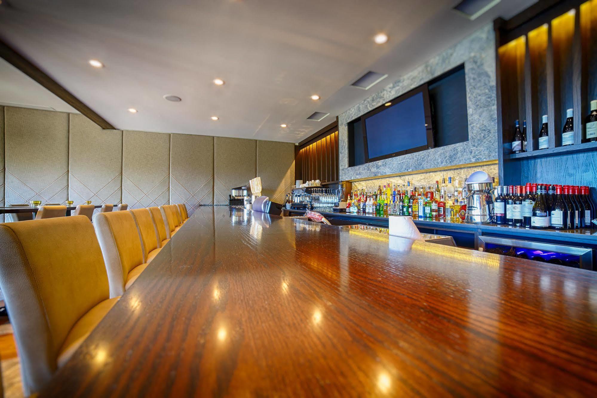 Sproat Lake Landing Resort Great Central Екстериор снимка